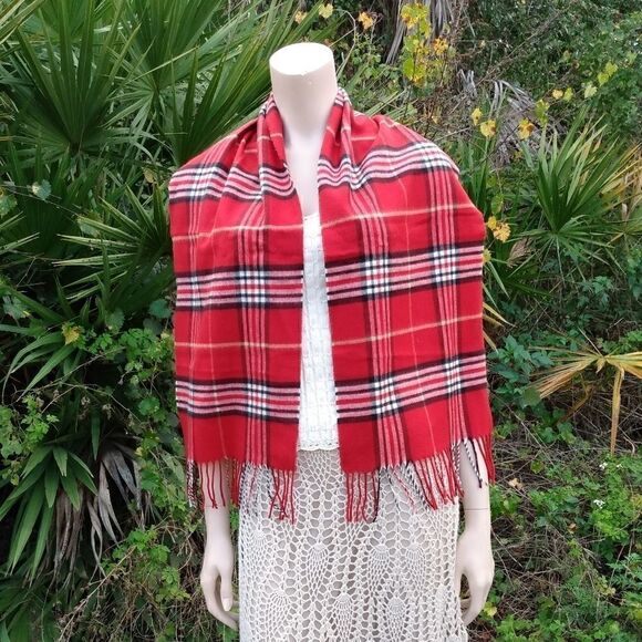 NWOT CROFT & BARROW Red, Black & White Plaid 100% Acrylic Scarf Wrap - Picture 9 of 10